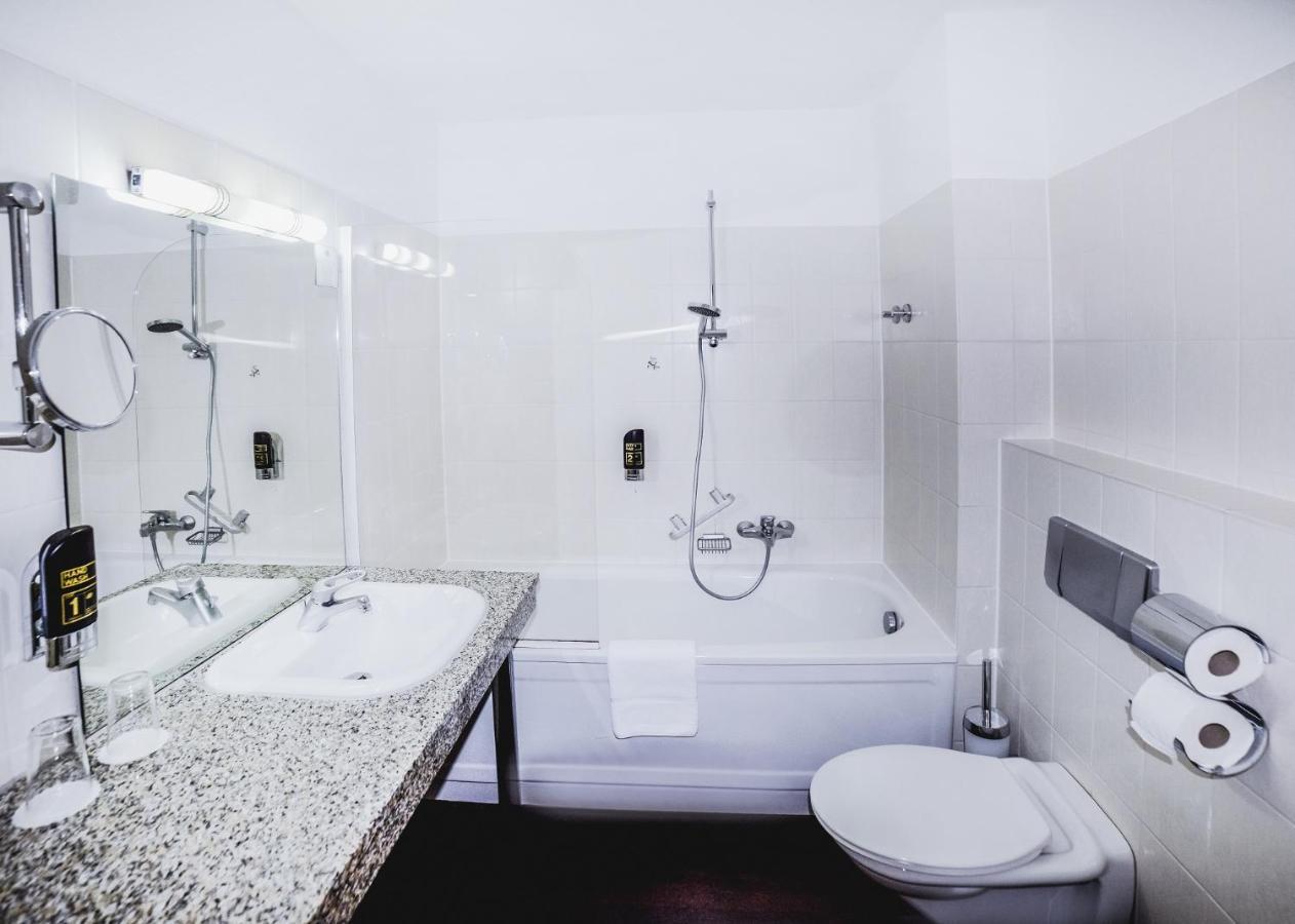 Hotel Zur Post Wiehl Esterno foto