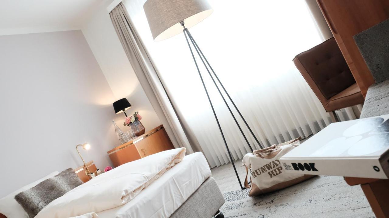 Hotel Zur Post Wiehl Esterno foto